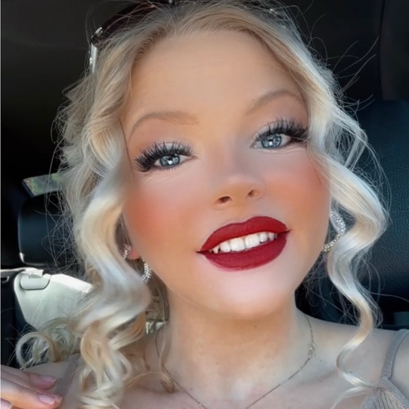 Meet your Posher, Kitari - Picture 1 of 1